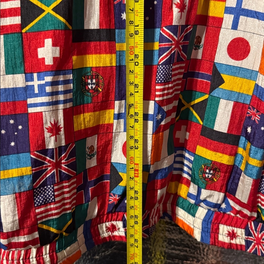 Vintage World Flags Print Jacket By Solare Sporta 100% Nylon Shell & Polyester. - Picture 6 of 8
